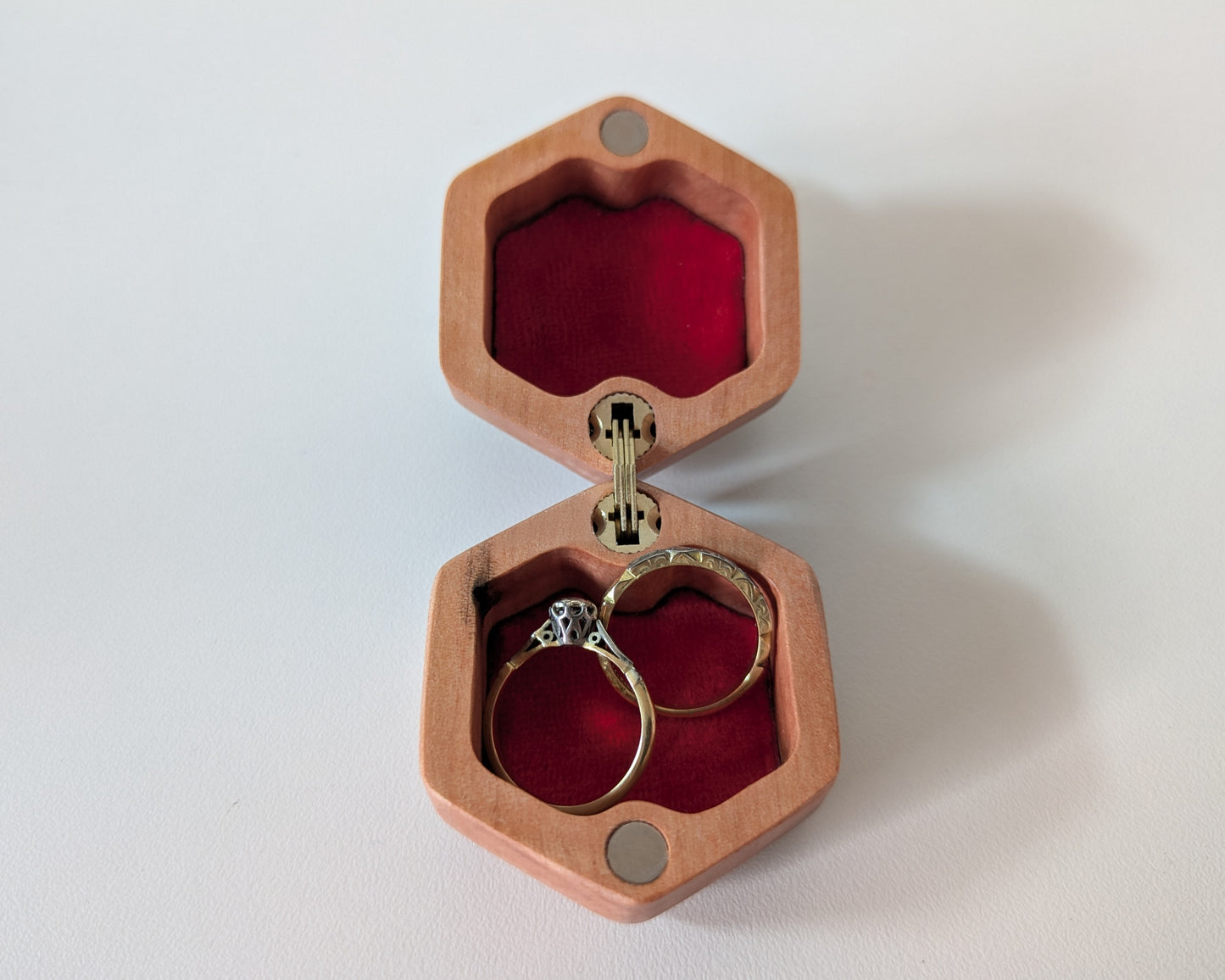 D20 Ring Box - Hinged Design